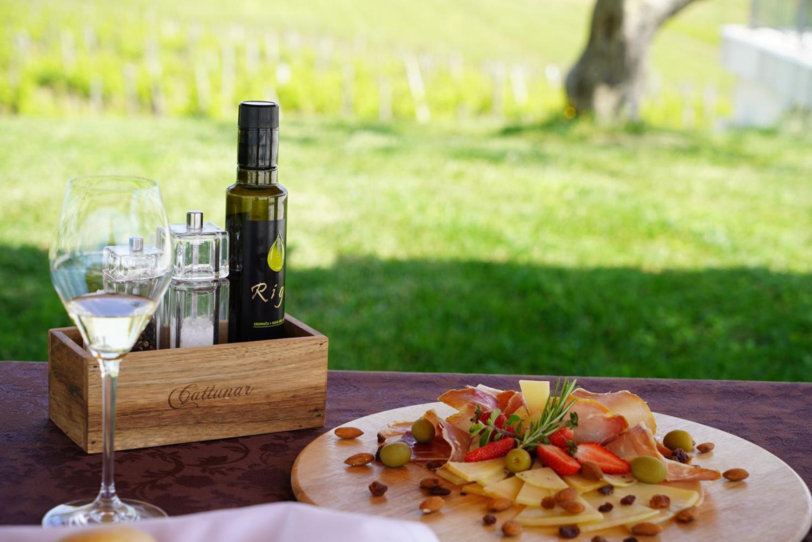 Wine Residence Cattunar 布罗托尼贾 外观 照片